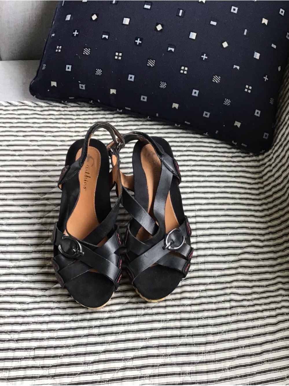 Earthies- New/no box Salerno strappy wedge platform sandal 8M